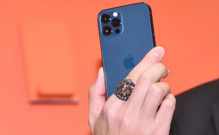 南乐苹果手机维修分享iPhone12系列重启方法教程 